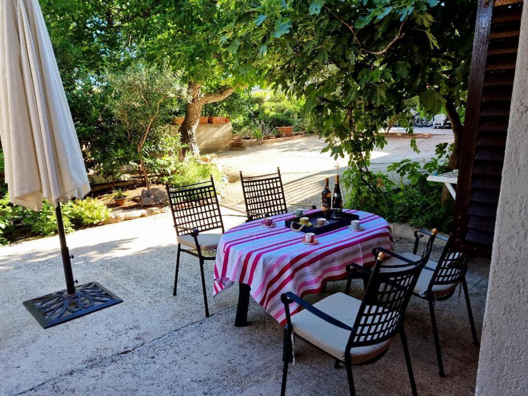Villa Agava Vrboska Exterior foto